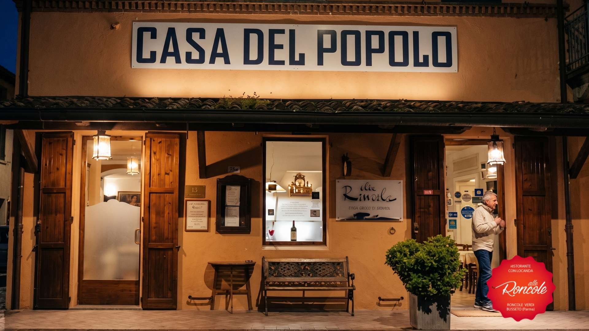 L'ingresso storico della Casa del Popolo di Roncole Verdi