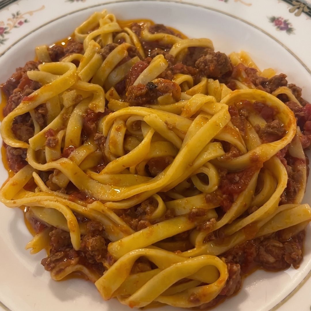 Tagliatelle fatte a mano al ragù